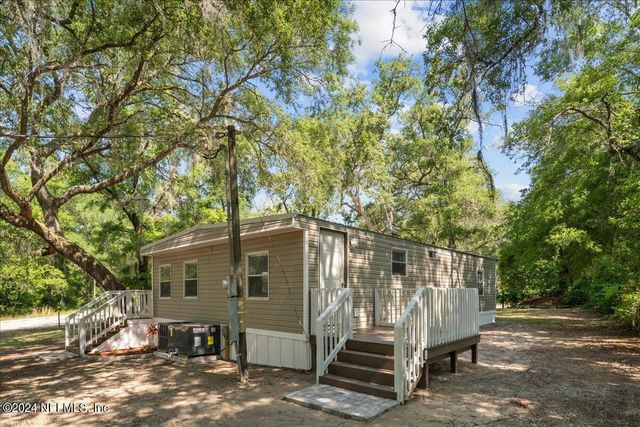 113 BLUEGILL Drive, Interlachen, FL 32148