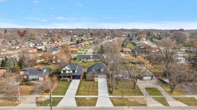 28710 Little Mack Avenue, Saint Clair Shores, MI 48081