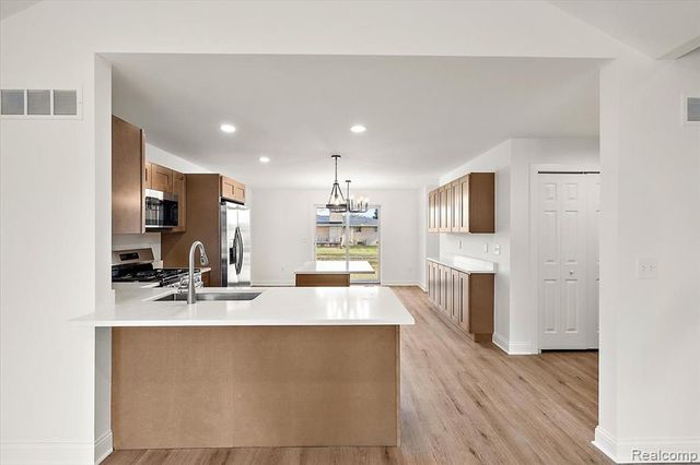 28710 Little Mack Avenue, Saint Clair Shores, MI 48081