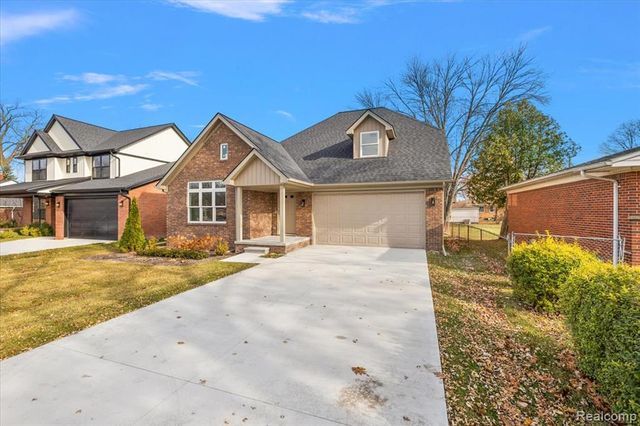 28710 Little Mack Avenue, Saint Clair Shores, MI 48081