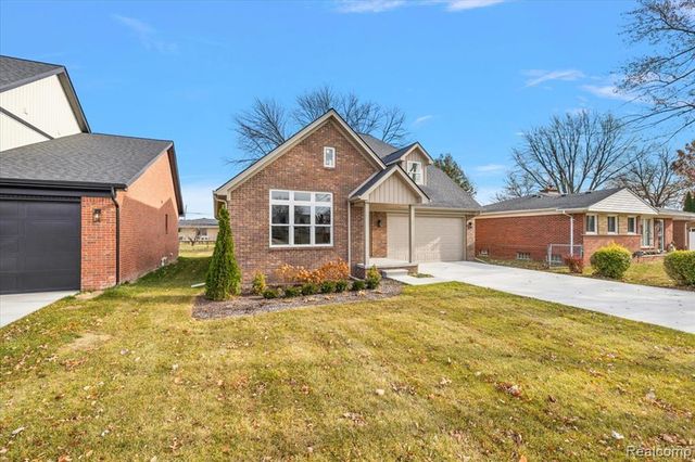 28710 Little Mack Avenue, Saint Clair Shores, MI 48081