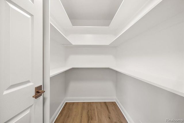 28710 Little Mack Avenue, Saint Clair Shores, MI 48081