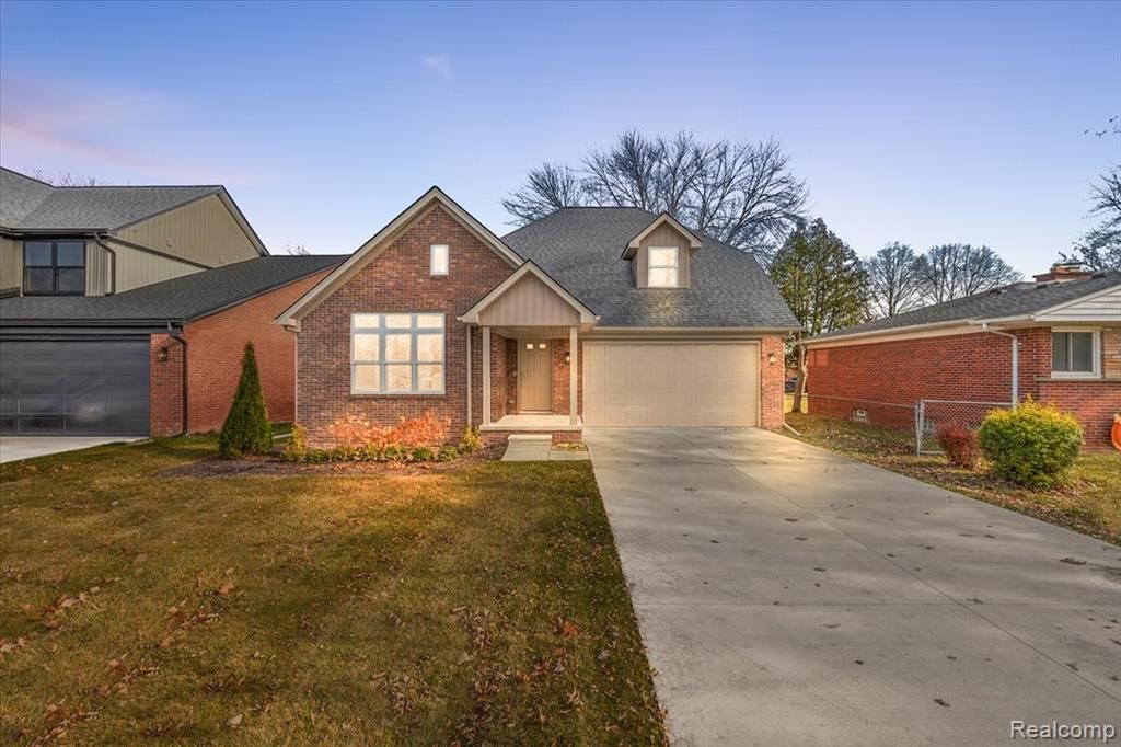 28710 Little Mack Avenue, Saint Clair Shores, MI 48081