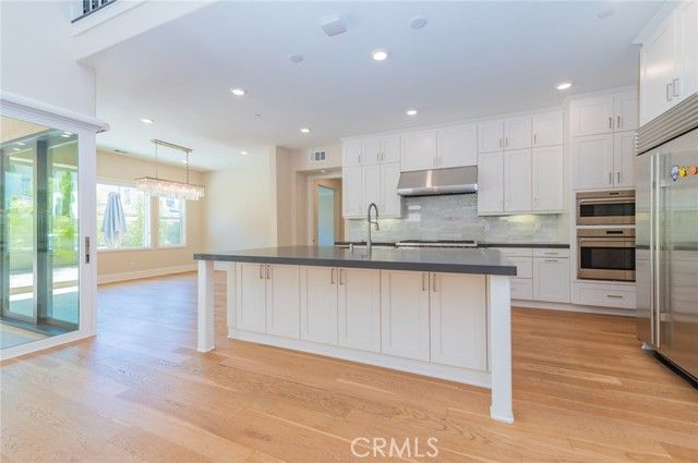 60 Ray, Irvine, CA 92618