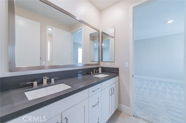60 Ray, Irvine, CA 92618