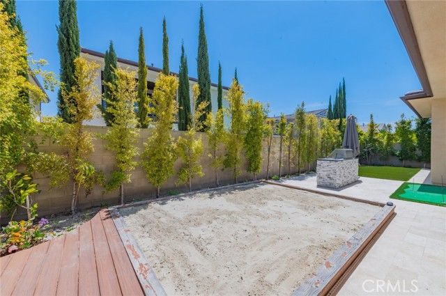 60 Ray, Irvine, CA 92618