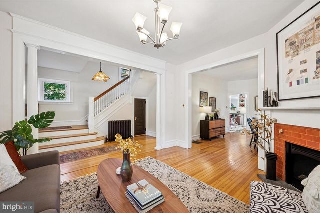 200 E GRAVERS LN, Philadelphia, PA 19118