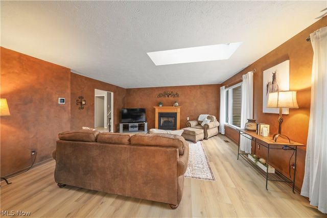 8266 Pebble Creek Court, Chagrin Falls, OH 44023