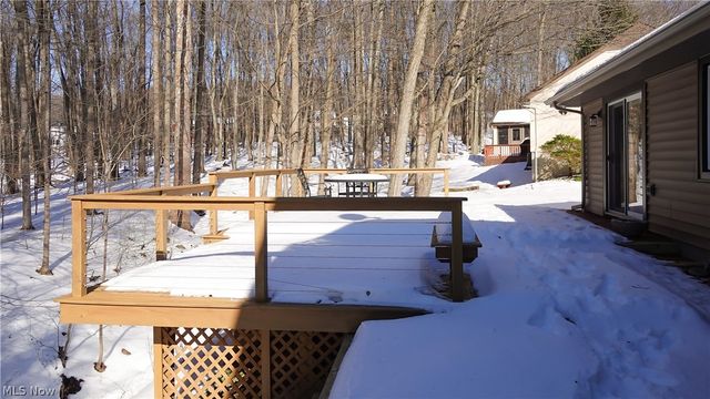 8266 Pebble Creek Court, Chagrin Falls, OH 44023