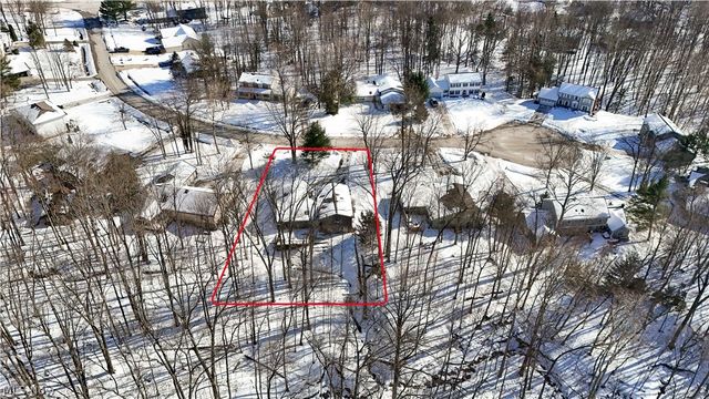 8266 Pebble Creek Court, Chagrin Falls, OH 44023