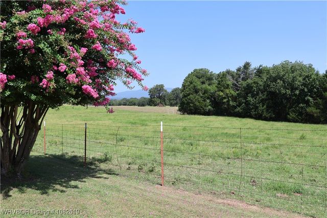 37280 Morris Creek Road, Howe, OK 74940