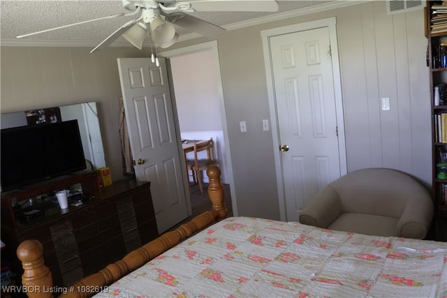 37280 Morris Creek Road, Howe, OK 74940