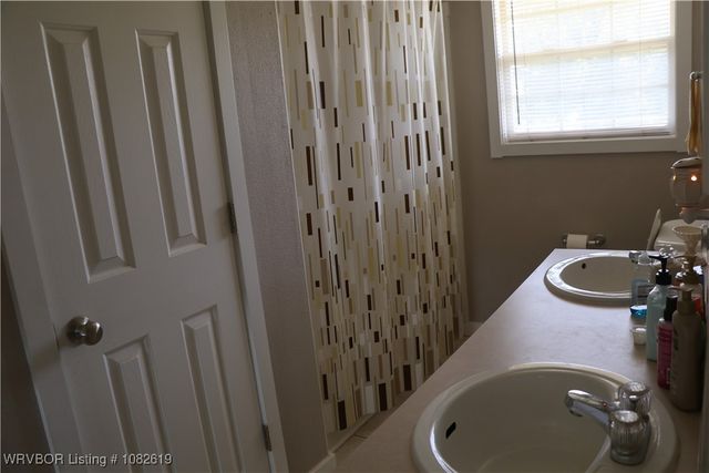 37280 Morris Creek Road, Howe, OK 74940