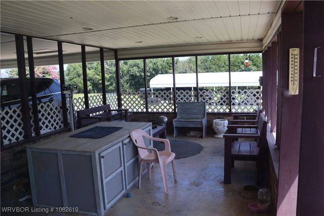 37280 Morris Creek Road, Howe, OK 74940