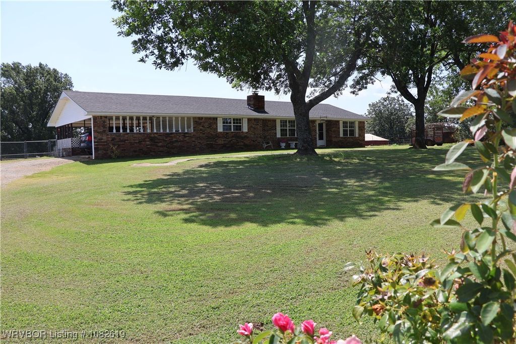 37280 Morris Creek Road, Howe, OK 74940