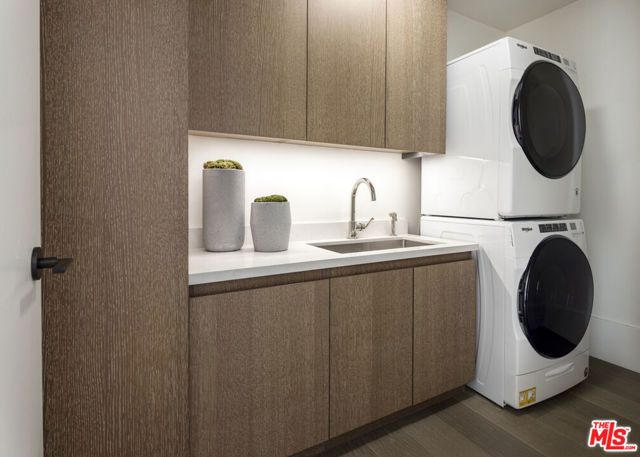 8420 W Sunset Boulevard 703, West Hollywood, CA 90069