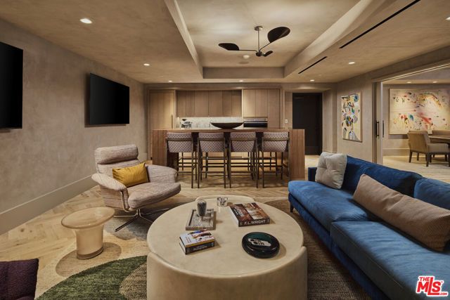 8420 W Sunset Boulevard 703, West Hollywood, CA 90069