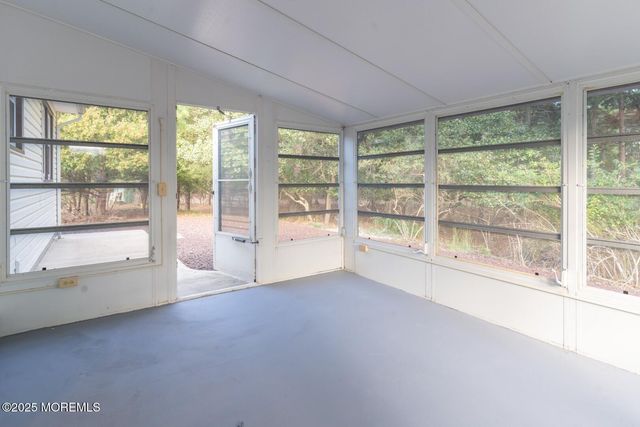 23 Burlington Court, Toms River, NJ 08757