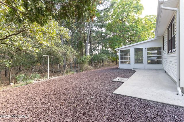 23 Burlington Court, Toms River, NJ 08757