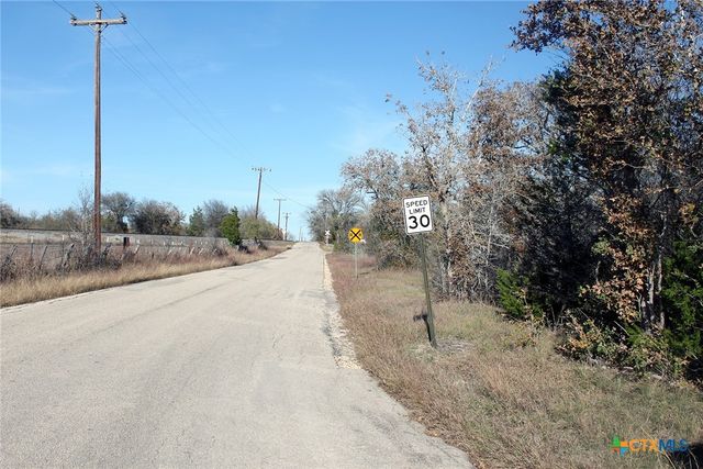 100 Track Road, Dale, TX 78616
