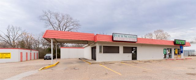 210 N Broadway Street, Joshua, TX 76058