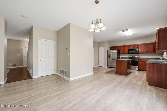 17834 Birch Bend Cir, Louisville, KY 40023