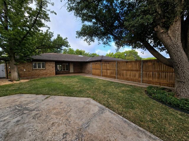 2818 75th Street, Lubbock, TX 79423