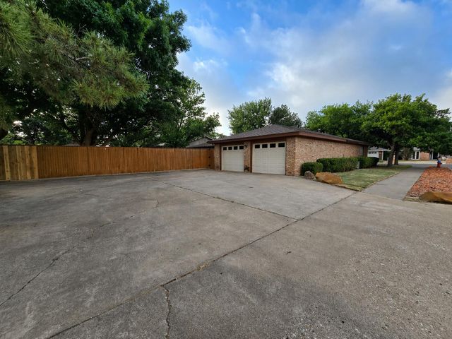 2818 75th Street, Lubbock, TX 79423
