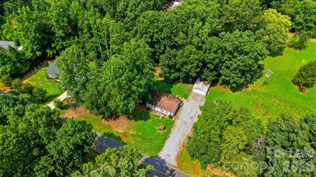 2932 Loop Road, Lincolnton, NC 28092