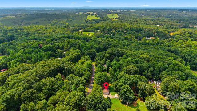 2932 Loop Road, Lincolnton, NC 28092