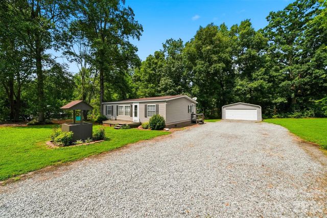 2932 Loop Road, Lincolnton, NC 28092