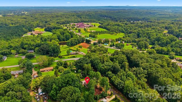 2932 Loop Road, Lincolnton, NC 28092