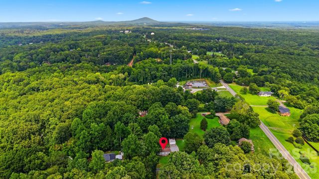 2932 Loop Road, Lincolnton, NC 28092