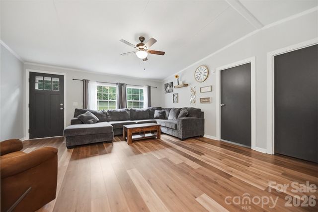 2932 Loop Road, Lincolnton, NC 28092