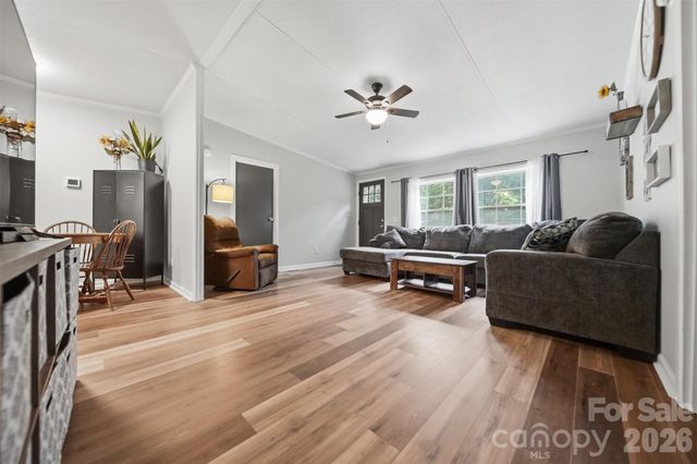 2932 Loop Road, Lincolnton, NC 28092