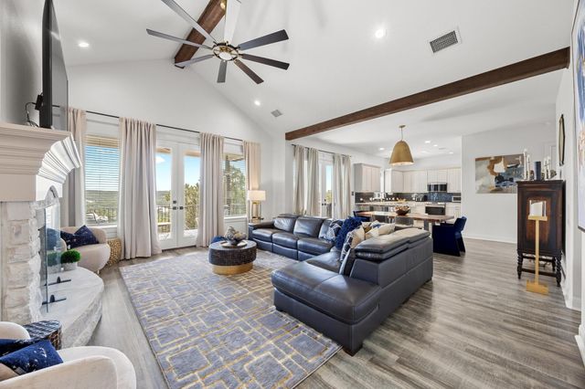 9008 Hobby LN, Jonestown, TX 78645