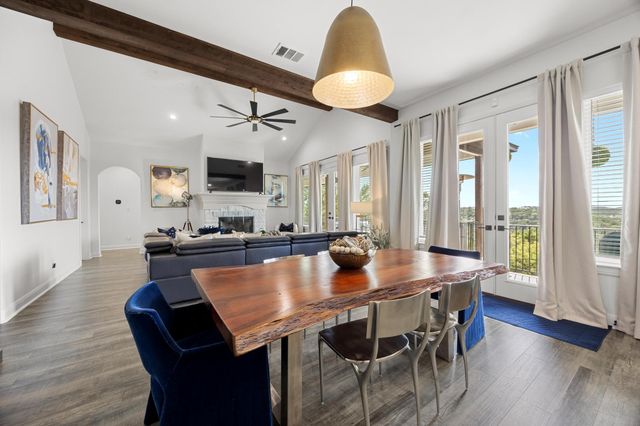 9008 Hobby LN, Jonestown, TX 78645