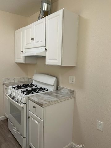 1221 W Brook, Santa Ana, CA 92703