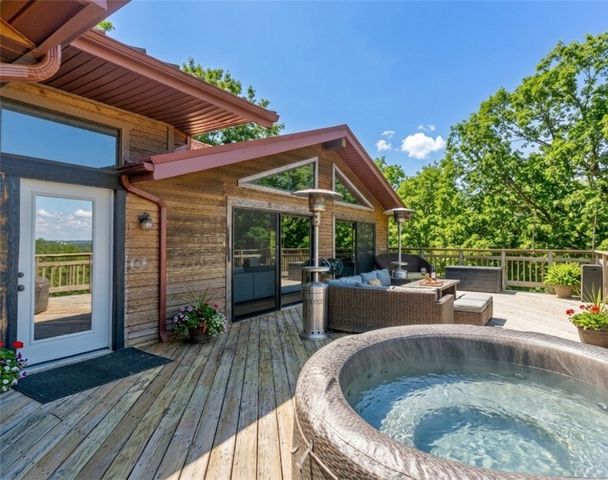 17450 Railroad Cut Road, Rogers, AR 72756