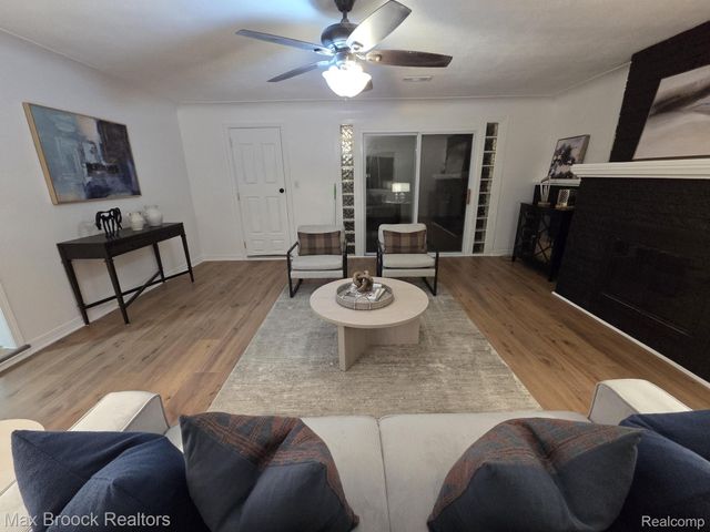 23817 Willard Avenue, Warren, MI 48089