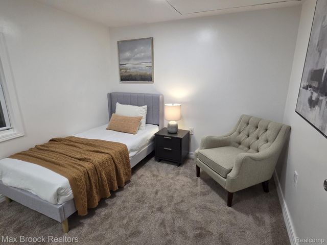 23817 Willard Avenue, Warren, MI 48089