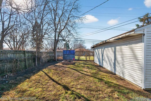 23817 Willard Avenue, Warren, MI 48089