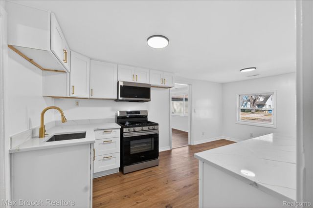 23817 Willard Avenue, Warren, MI 48089