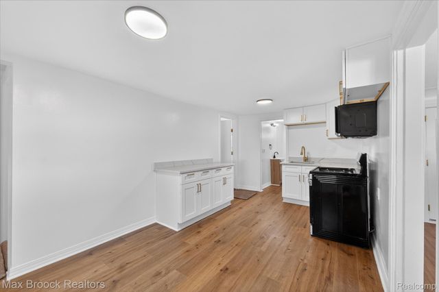 23817 Willard Avenue, Warren, MI 48089