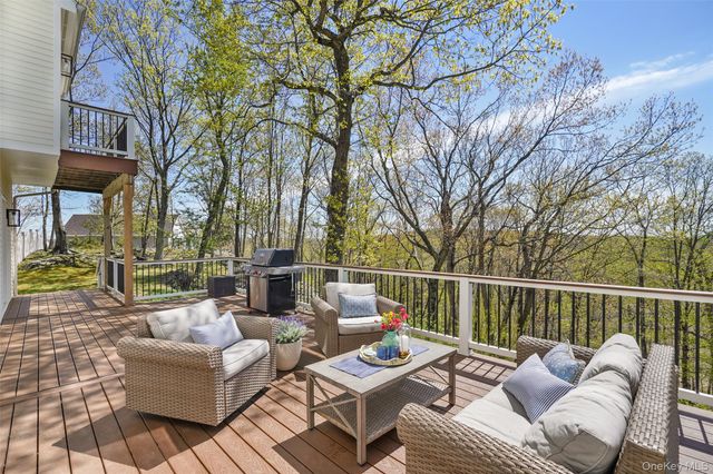 8 Deer Run Court, North Salem, NY 10560