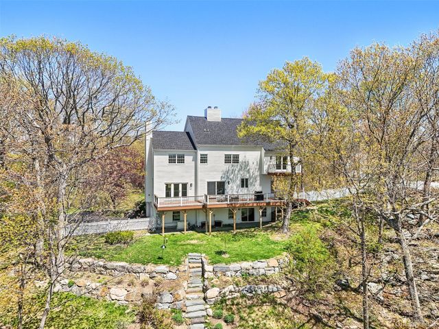 8 Deer Run Court, North Salem, NY 10560