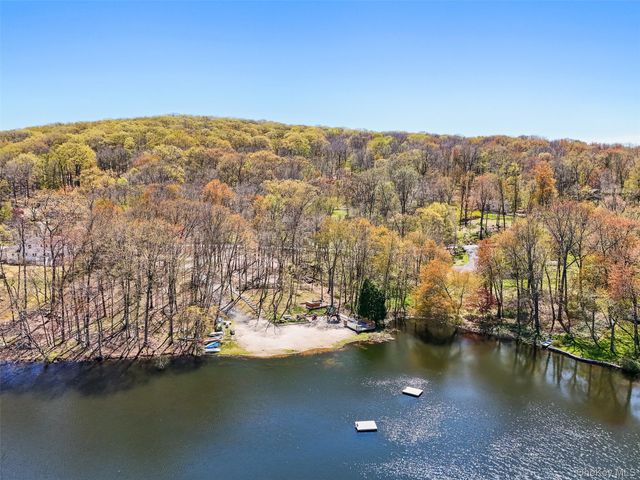 8 Deer Run Court, North Salem, NY 10560