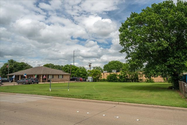 212 N 1st Street, Garland, TX 75040