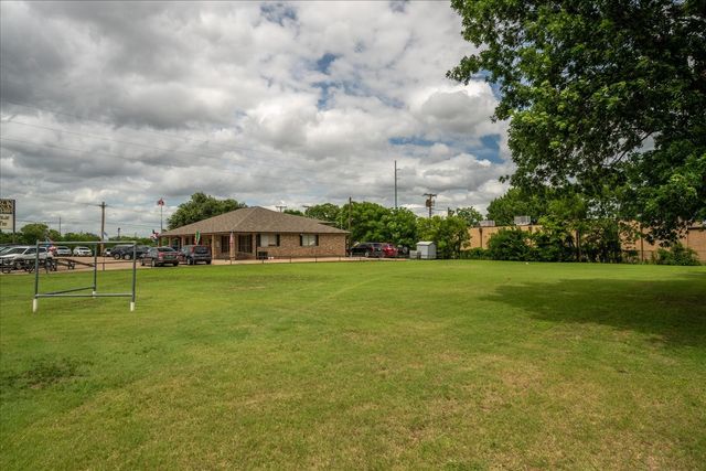 212 N 1st Street, Garland, TX 75040