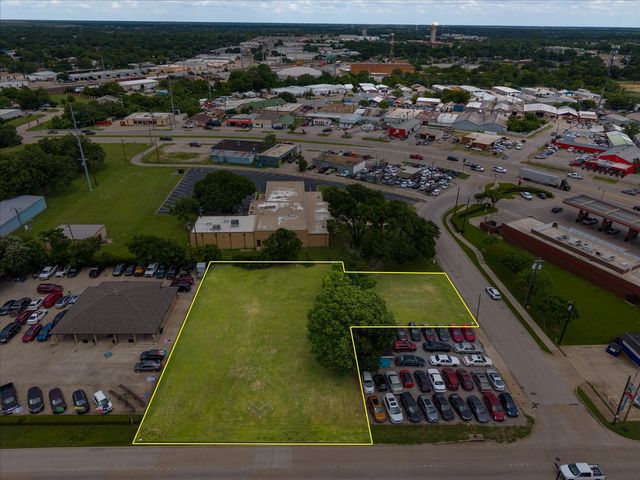 212 N 1st Street, Garland, TX 75040